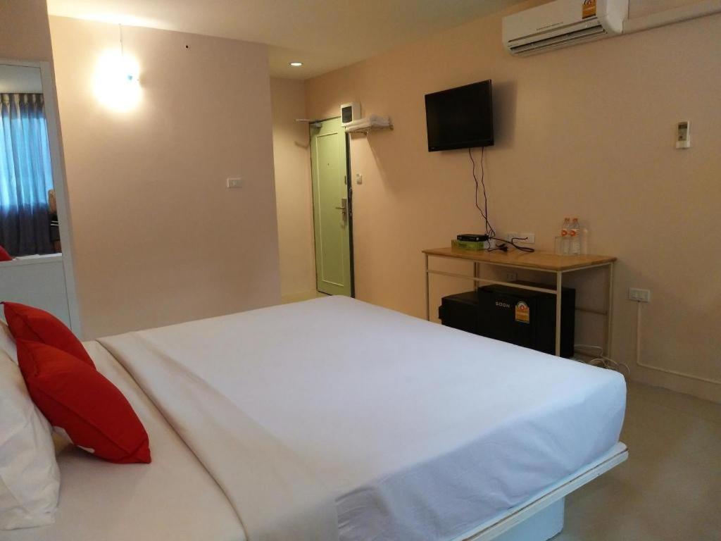 Bird Room Hotel - Pratunam Bangkok Luaran gambar